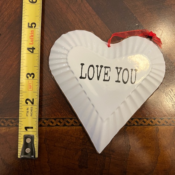 Valentine’s Decor Bundle - 8 Pieces - Picture 14 of 15